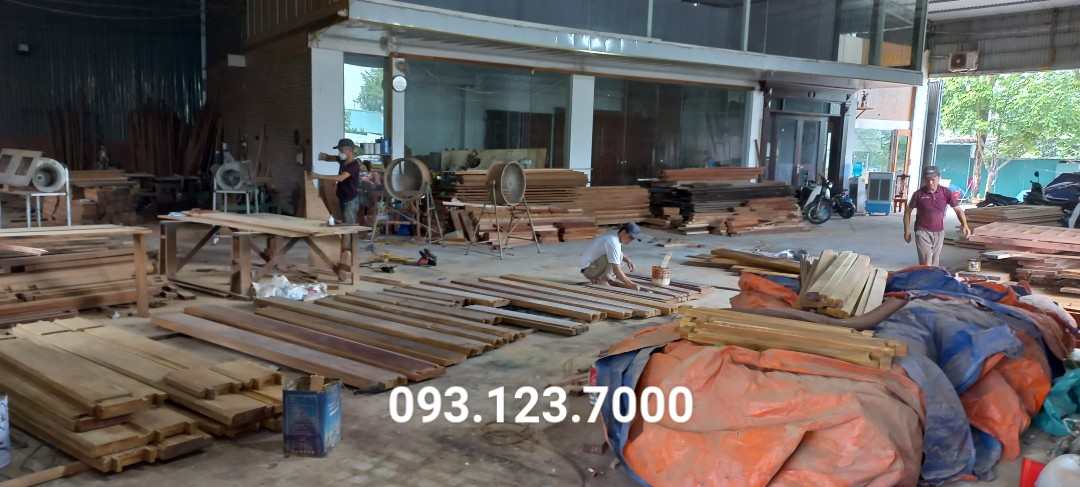 Tham quan Xưởng gỗ Thạch Thất tại mặt đường 420 khu công nghiệp xã Canh Nậu, Thạch Thất, Hà Nội